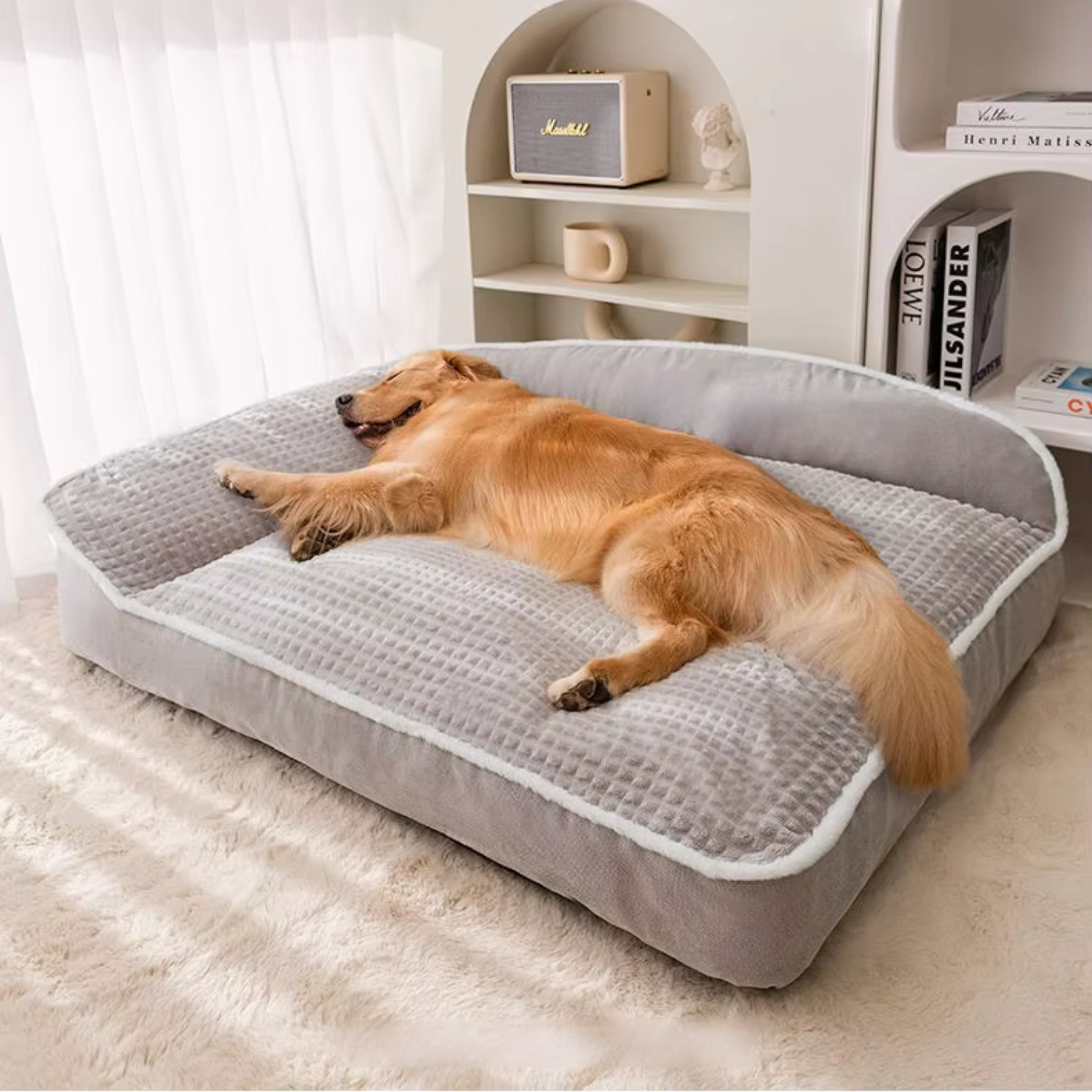 chien dormant dans lit ComfortNest – panier apaisant sommeil réparateur